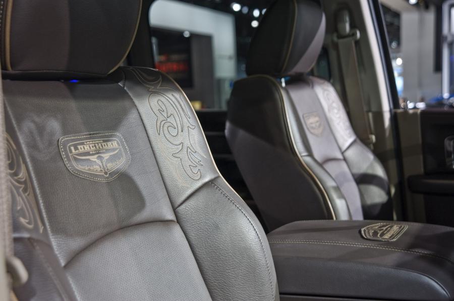  Dodge Ram Laramie Longhorn Edition 2012 года  (фото 4 из 14)